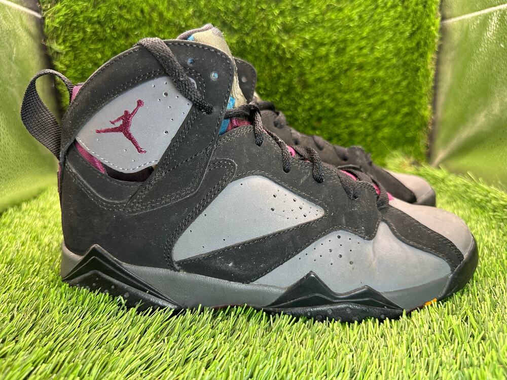 Air Jordan 7 Retro 304774-034 Athletic Sneaker Boys 6.5 Black Leather Sports